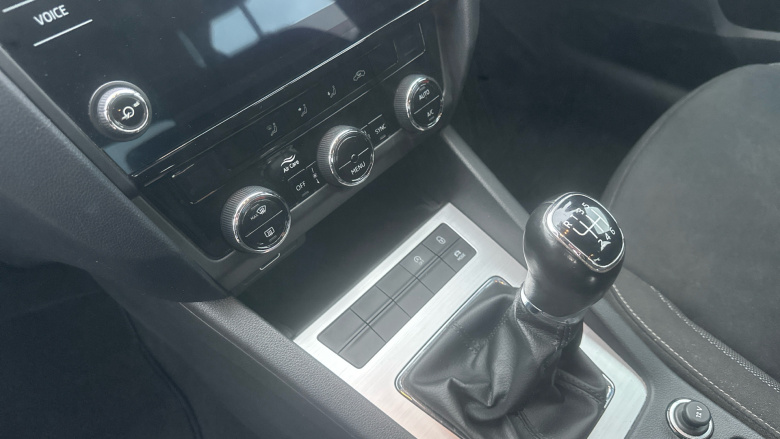 Skoda Octavia 1.5 TSI SE 5dr Petrol Hatchback